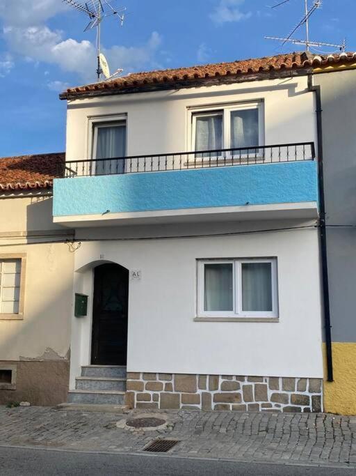 Caminho Da Vila Moradia. Escalos de Cima エクステリア 写真